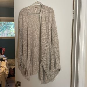 Adorable Free People batwing sweater!!
